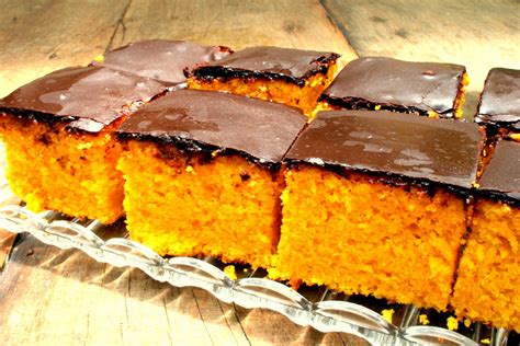 receita de bolo de cenoura com cobertura de chocolate bimby
